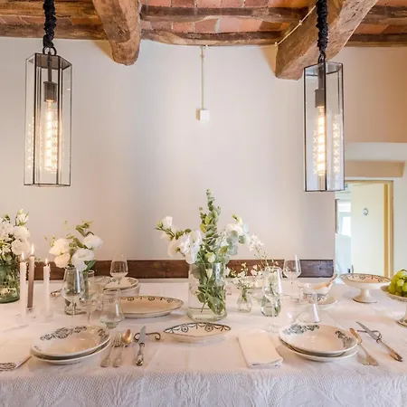 Villa Attractive In Monsummano Terme